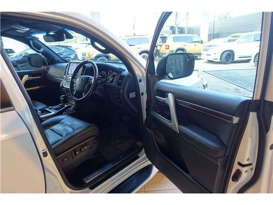 2020 TOYOTA LANDCRUISER image 4