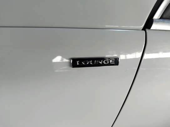 Volkswagen Tiguan white lounge 2017 image 5
