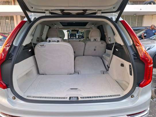 VOLVO XC90 T8 2019MODEL SUNROOF PETROL image 9