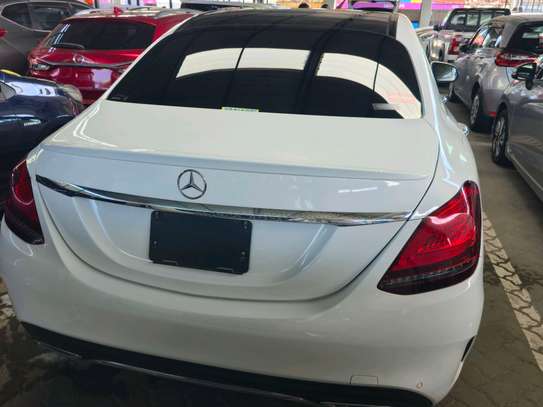 MERCEDES BENZ C220d 2019 image 7