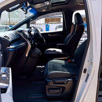 Toyota Alphard With Sunroof 2018 image 6