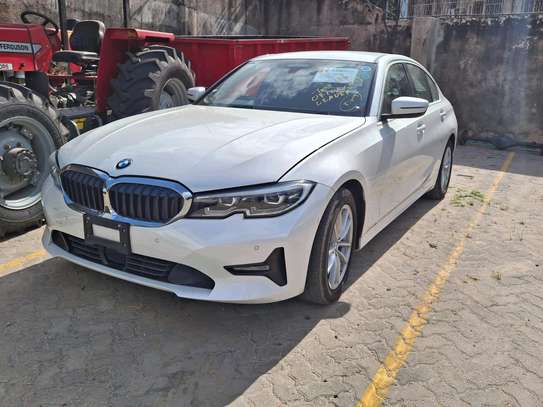BMW 320i image 3