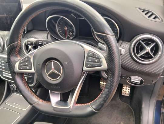 Mercedes A180 with sunroof image 3