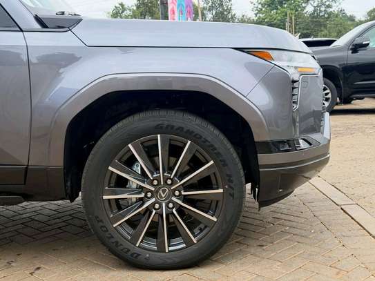2025 Lexus GX550 image 5
