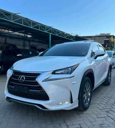 lexus nx200t slightly used image 3