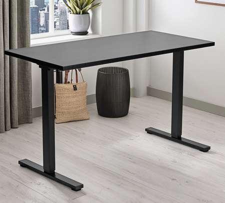 Standing Desk: Black Standing Office Desk In  Vihiga image 2
