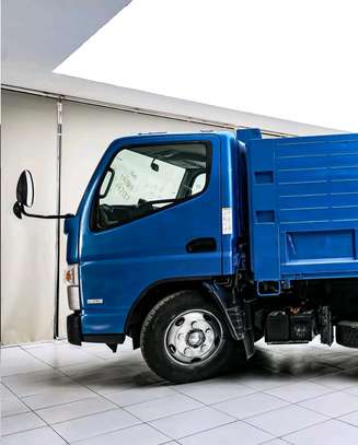 Mitsubishi Fuso canter truck 2019 image 4