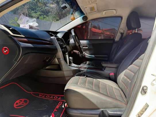 Toyota Allion image 7