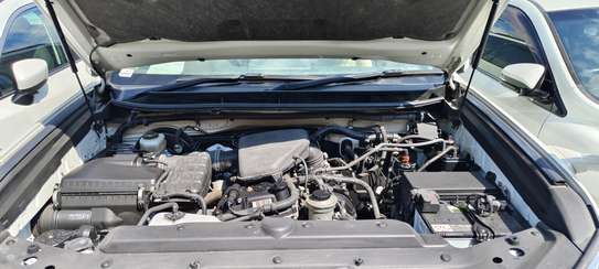 Toyota Land cruiser Prado Tx petrol 2018 image 6