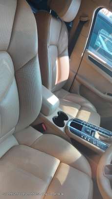 Porsche Macan gold 2018 image 5