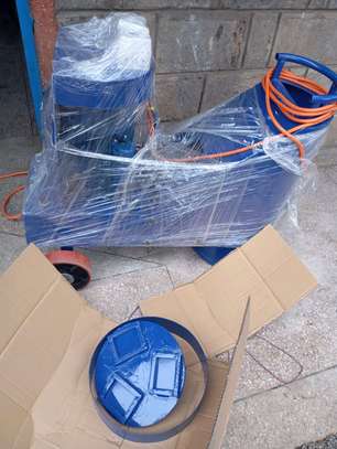 Terrazzo floor grinding machine image 2