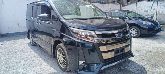 Toyota Noah WxB hybrid 2018 image 3