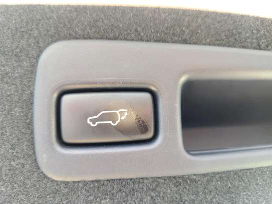 Toyota Harrier premium white 2018 image 9