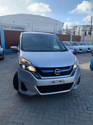 Nissan Serena epower silver 2018 image 8
