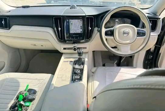 Volvo XC60 image 13