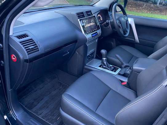Toyota land cruiser prado black color fully loaded 2019. image 4