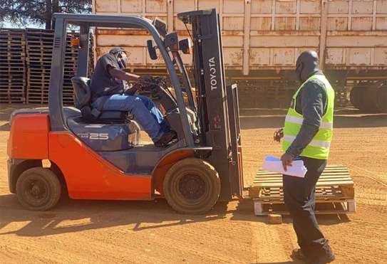 Forklifts for hire in Mombasa image 2