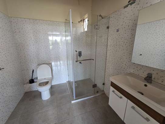 4-Bedroom House for Rent – Runda, Kiambu Rd | 3000 USD image 3