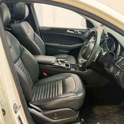 Mercedes Benz GLE350d image 4