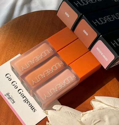 Huda Beauty Liquid Matte Lipstick image 3