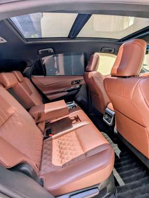 Toyota harrier Sunroof 2018 AWD image 5