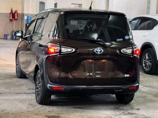 Toyota Sienta hybrid 7seater 2019 image 12