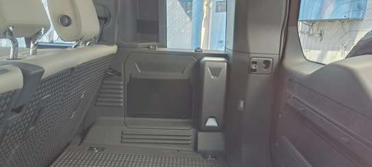 Land Rover Defender 110 Gold 2020 image 9