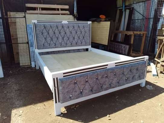 Classy and stylish modern tufted beds image 3