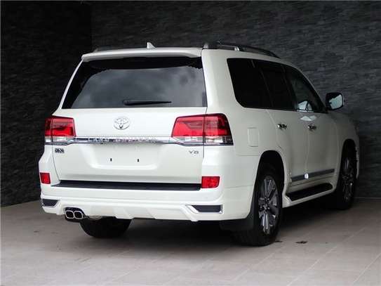 2021 TOYOTA LAND CRUISER ZX image 10