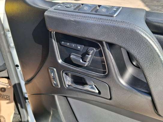 Mercedes Benz Gwagon G350D 2018 Facelift 2022 image 5