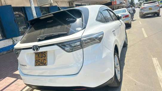 Toyota harrier slightly used image 2