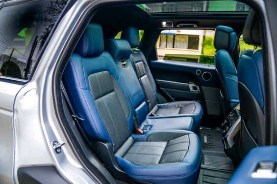 2019 Range Rover Sport HSE image 9