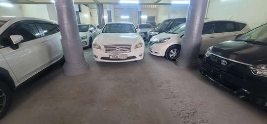 Used Nissan fuga 250GT image 3