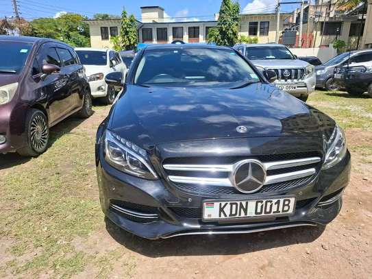 Mercedes Benz C200 image 8