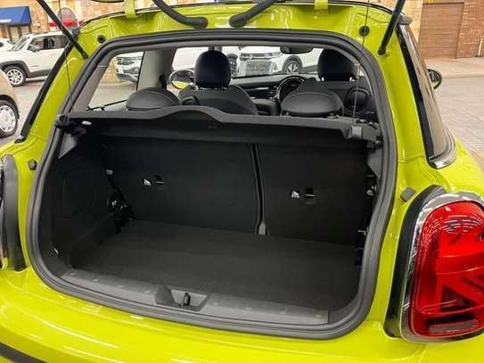 2022 MINI COOPER D CLASSIC image 8