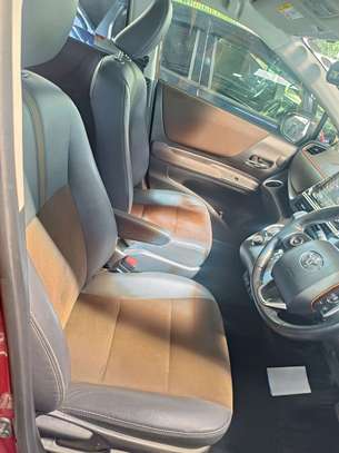 Toyota Sienta hybrid Redwine 2019 image 5