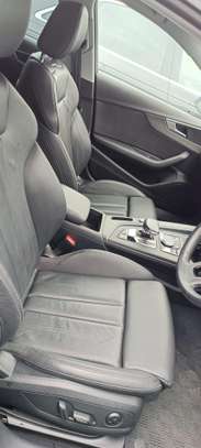 Audi A4 Quattro TFSI Blue 2018 image 4