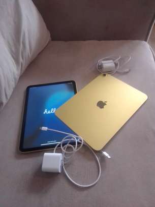 Apple iPad (2025) 128 GB Yellow image 6