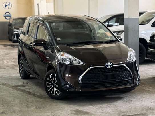 Toyota Sienta hybrid 7seater 2019 image 2