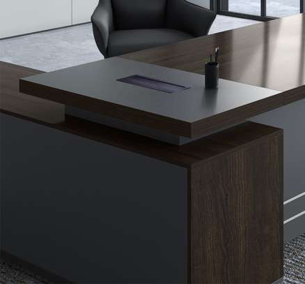 Executive L-Shaped Office Desk image 4