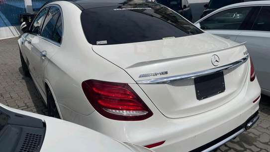 MERCEDES BENZ E63s 2018MODEL SUNROOF image 3