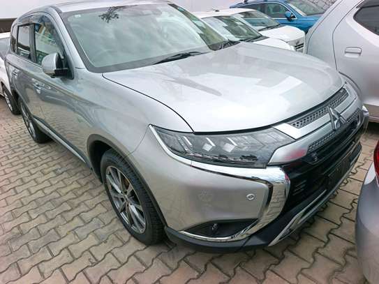 Mitsubishi Outlander 7seater image 7