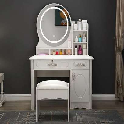 Dresser; Exquisite Decorative Details Dressing Table image 2