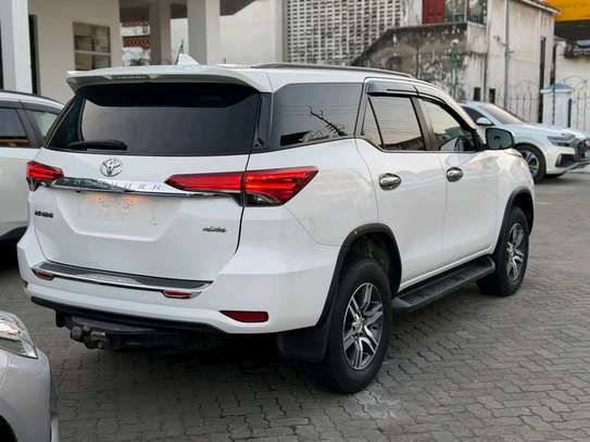 Toyota Fortuner white 4x4 2019 image 9