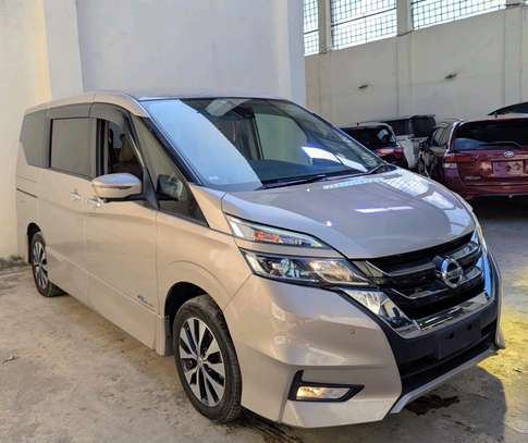 Nissan Serena highway Star ✨✨✨ Hybrid Gold 2018 image 9