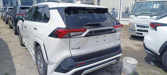 Toyota Rav4 White Hybrid 2018 image 14