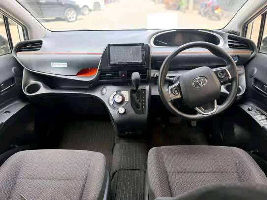 Toyota sienta hybrid 2020 image 6