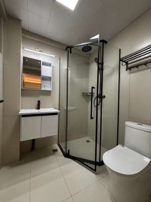 1 Bed Apartment with En Suite in Lavington image 3