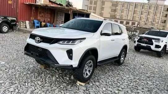 Toyota Fortuner White 2018 4x4 image 3