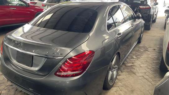 Mercedes benz c200 Amg 2019model image 7